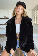 Carregar imagem no visualizador da galeria, Women's Faux Fur Coat / Autumn Street Fashion