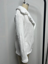 Carregar imagem no visualizador da galeria, Women's Faux Fur Coat / Autumn Street Fashion