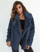 Carregar imagem no visualizador da galeria, Women's Faux Fur Coat / Autumn Street Fashion