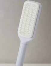 Carregar imagem no visualizador da galeria, Self-Cleaning Magic Brush / Leaves Hair Soft