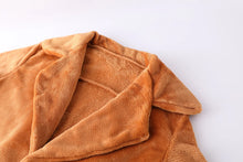 Carregar imagem no visualizador da galeria, Women&#39;s Faux Fur Coat / Autumn Street Fashion
