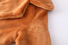 Carregar imagem no visualizador da galeria, Women&#39;s Faux Fur Coat / Autumn Street Fashion
