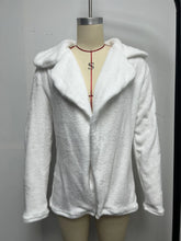 Carregar imagem no visualizador da galeria, Women&#39;s Faux Fur Coat / Autumn Street Fashion
