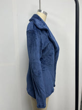 Carregar imagem no visualizador da galeria, Women&#39;s Faux Fur Coat / Autumn Street Fashion
