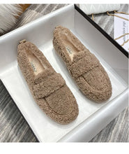 Carregar imagem no visualizador da galeria, Velvety and warm shoes for your feet
